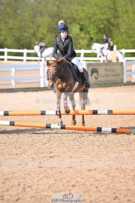 240504A-091138-00018 - Cls 11 Clear Round 50cm