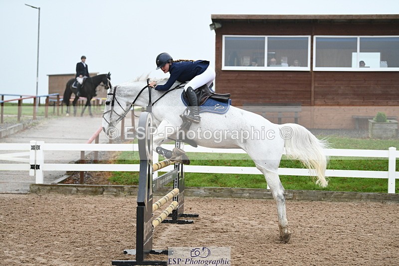 241103A-104051-07537 - SUN Cls 21 Snr Newcomers and 1.10m Open