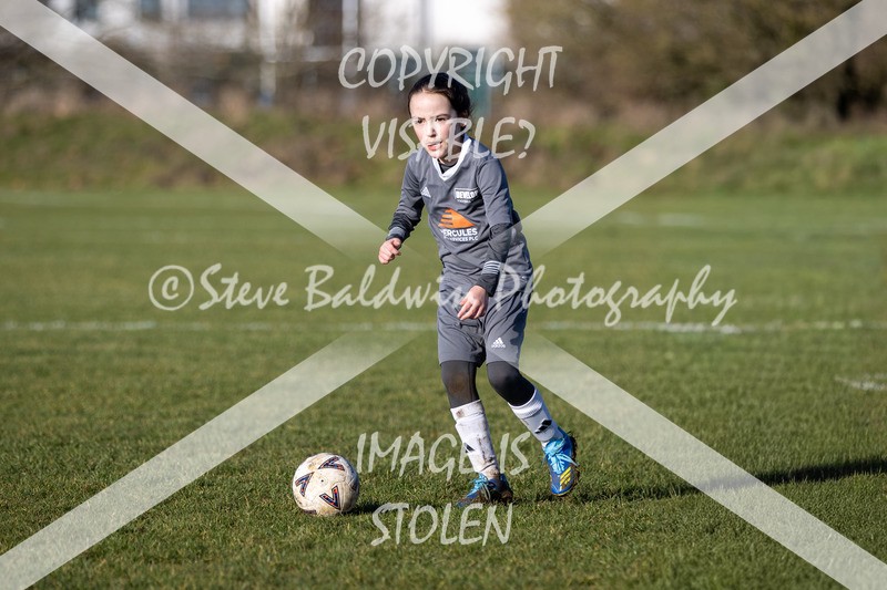 1DX31261 - 2026-01-17 FC Abbey Meads U9 Purple Girls V Develop FC U9 Girls