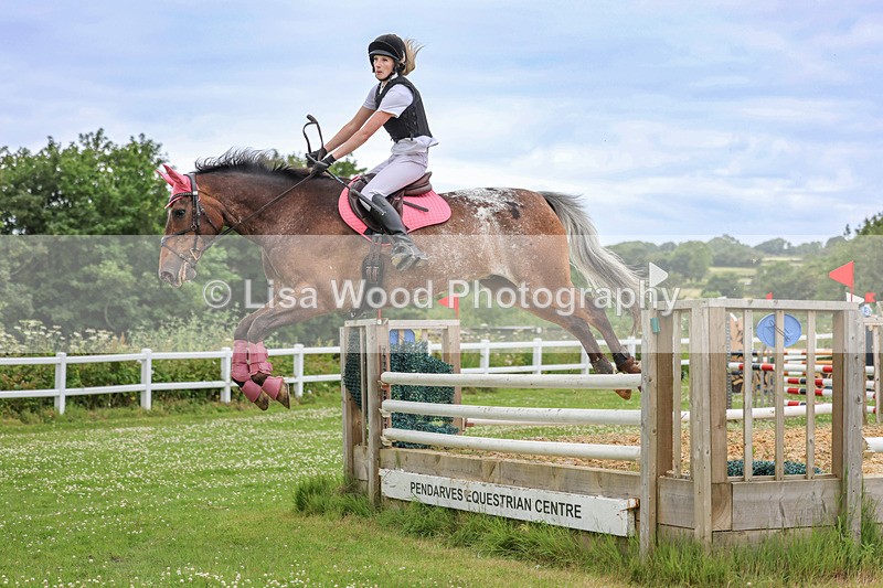 3E7A3674 - Class 6: Hawkins Motors Senior 1.00m Derby