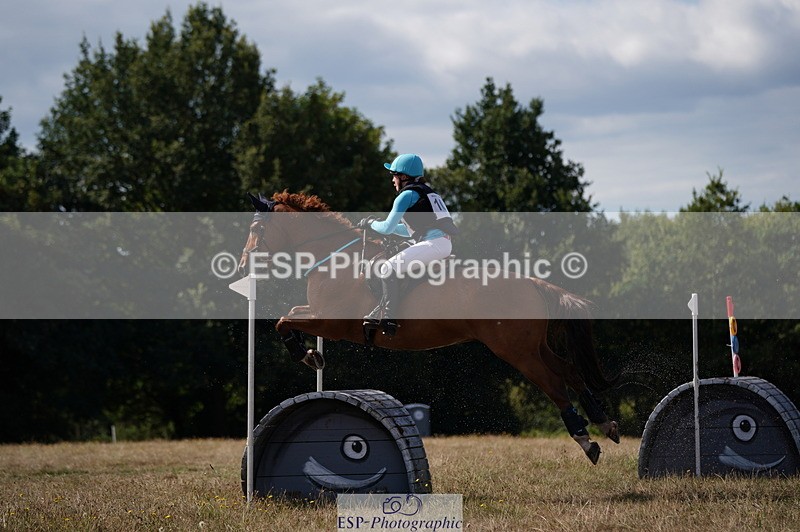 250802A-103224-01430 - C-105-Mimi.van.Ufford-MR.SOCKS