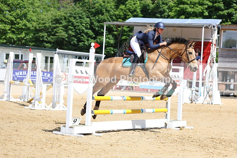 3E7A9570 - Class 8: Senior 80cm