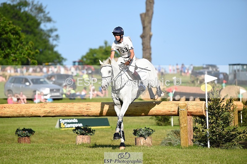 230527-175024-13653 - 163-UVERA_Z-Harry_Meade-XC