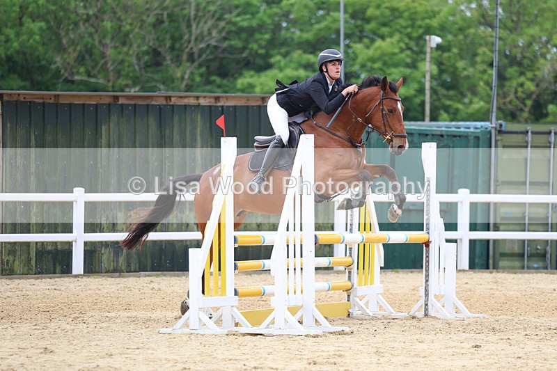 3E7A8498 - Class 4: Senior British Novice/90cm open