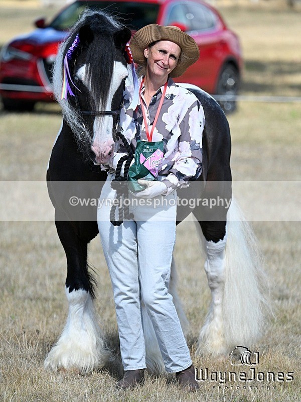 WJ7_9481 - Kellie and Nancy at Swallowfield 31-08-26