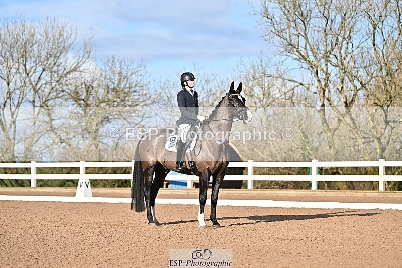 241214-111320-01332 - 144-Natasha.Rumble-Week.Orchard.Leo