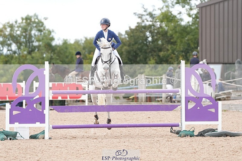250921-123220-02946 - Cls 9 Pony Foxhunter and 1.10m