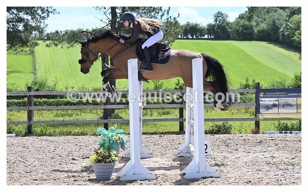 BPP_1108 - CLASS 4 FRI Newcomers/ 1.10m Open