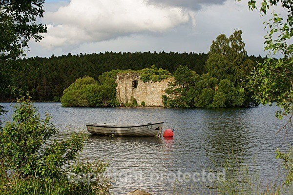 Loch Eilein Castle - Rothiemurchus Forest - Scotland