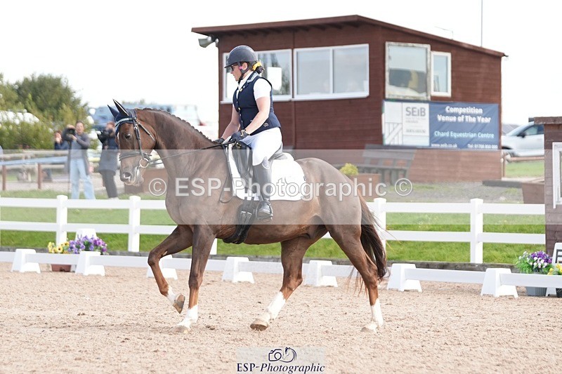 250906-104315-01546 - 006-Verity.PerryVogue