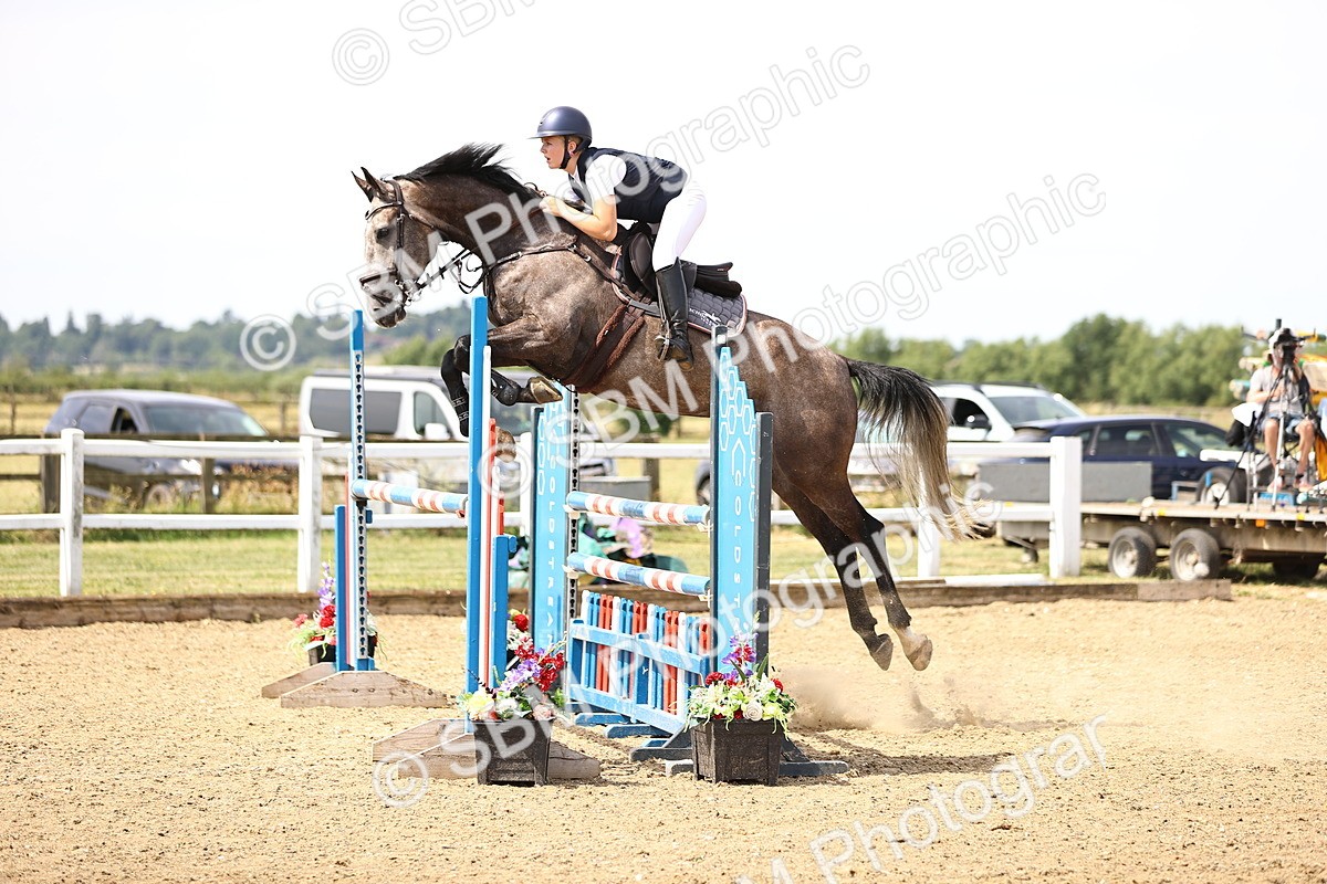 SBM_000511 - Class 15 - Redpost Equestian Senior Foxhunter - 1.20m