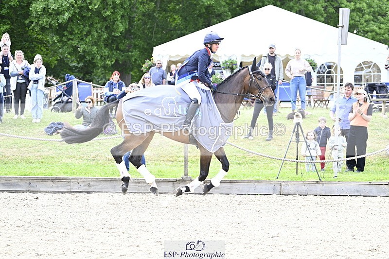 250525A-161555-18605 - Presentations Section C CCI 2 Star Long