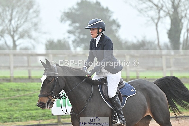 241103A-112824-07055 - SUN Cls 18 British Novice and 90cm Open