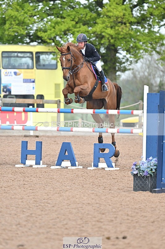 240512A-104242-17344 - Cls 48 National 1.30m Open