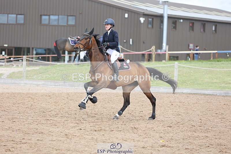 240419A-120252-06975 - Cls 6, 2 Star Medium Tour 1.35m