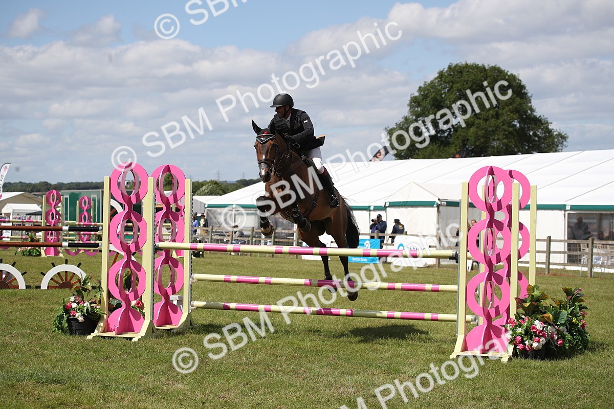 SBM_17362 - Class 208 - Senior Foxhunter 1.20m Open