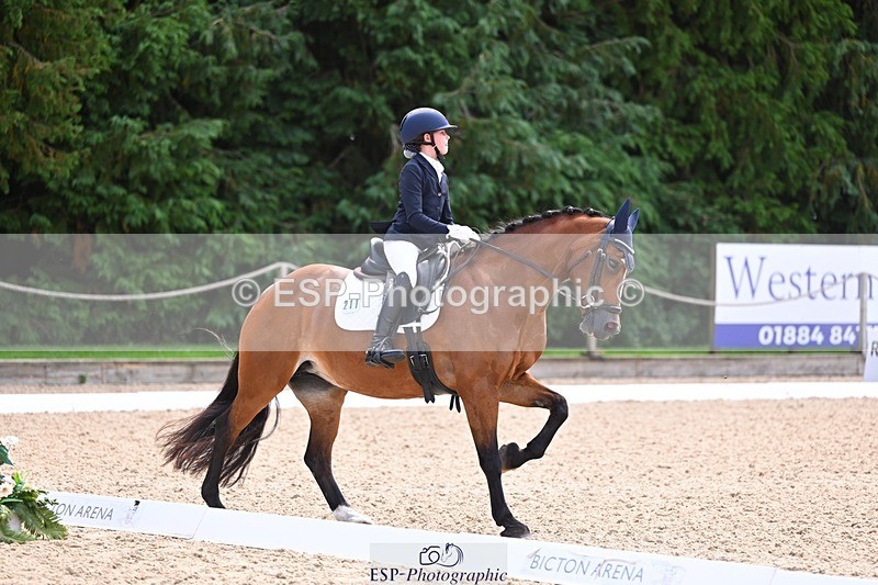 240809-121132-00697 - 211-Amelia.Dovey-Caederwen.Lady.Elinor