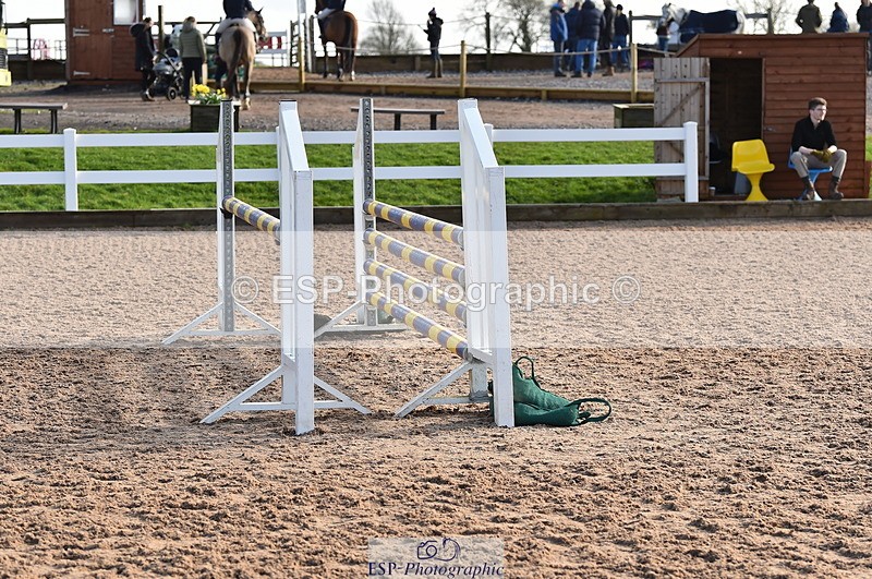 240210A-114728-01030 - Cls 8 Pony Newcomers & 1m Open