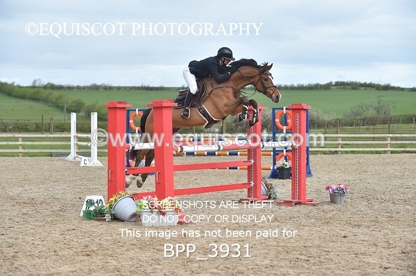 BPP_3931 - CLASS 4 Senior Newcomers/ 1.10m Open