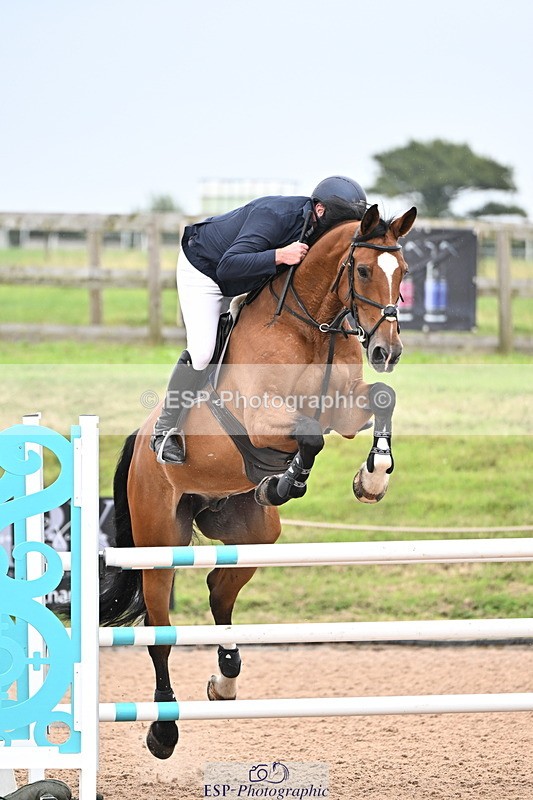 240828A-160025-01257 - Cls 5 Snr Foxhunter and 1.20m Open