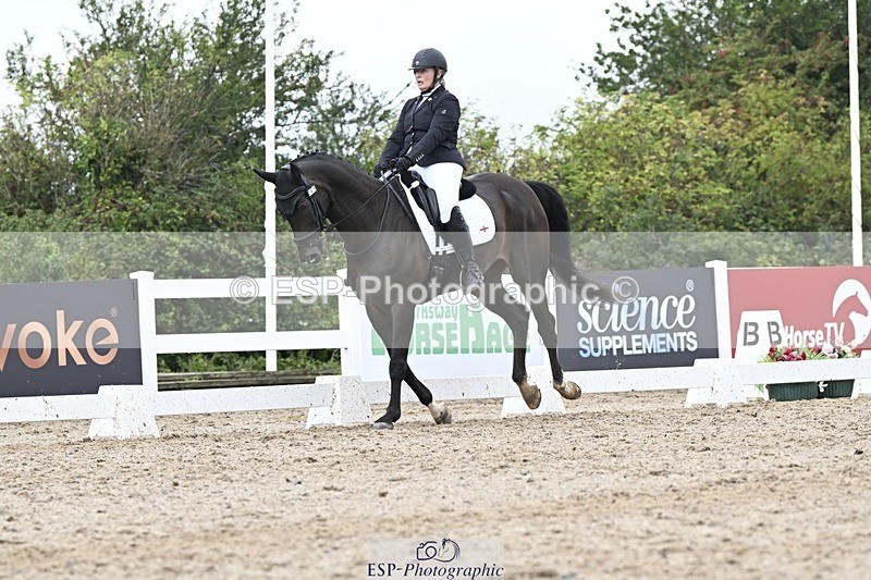 250907-153246-09133 - 049-Laura.ColeGavin.10