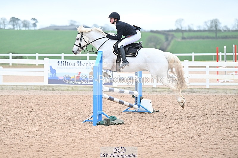 240128A-121927-00834 - Cls 4 Pony Newcomers and 1m Open