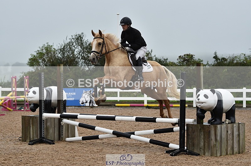 220829A-160428-00141 - 70cm Classes 3a 3b & 4