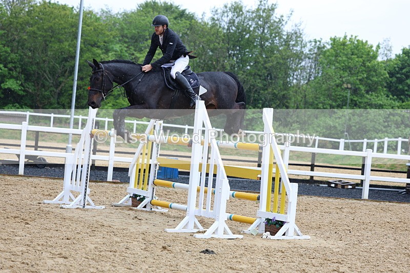 3E7A7617 - Class 9: Senior 1.30m open