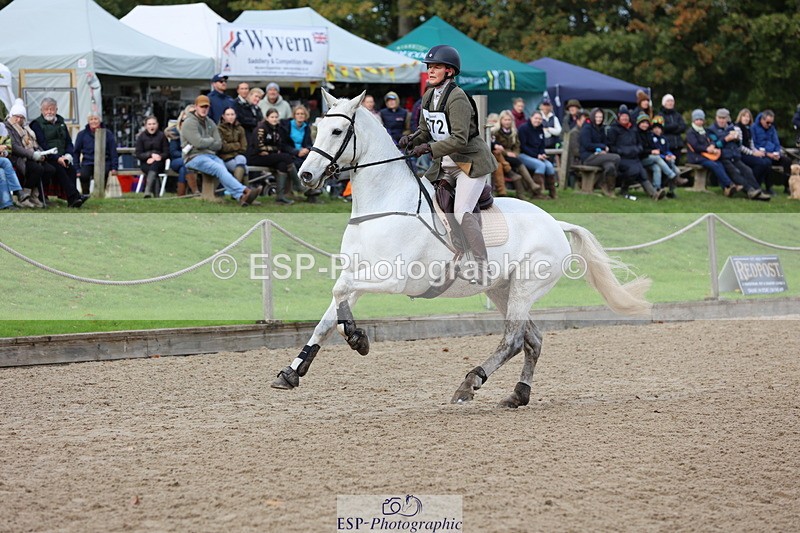 251026A-121706-24605 - G-572-Laura.Pitman With Trot Up