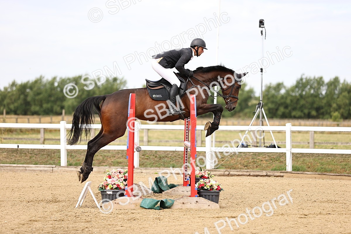 SBM_009559 - Class 8 - Senior Newcomers - 1.10  Open