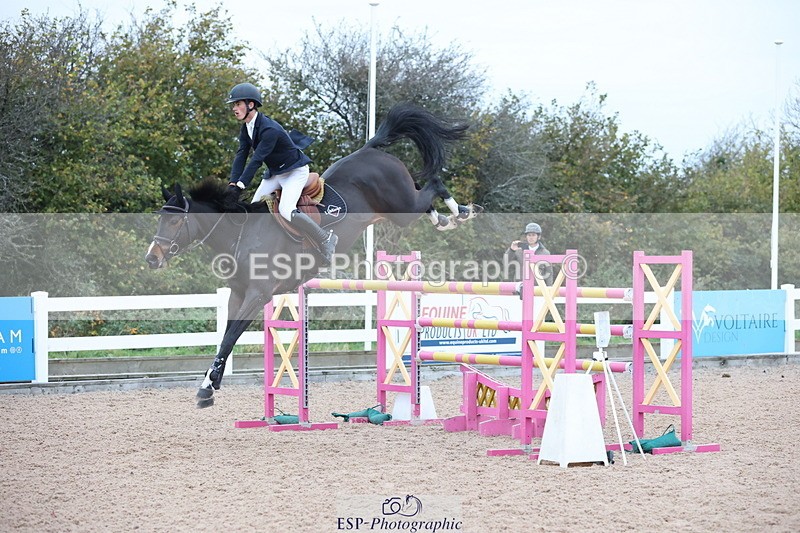 241101A-160135-03197 - FRI Cls 8 National 1.30m