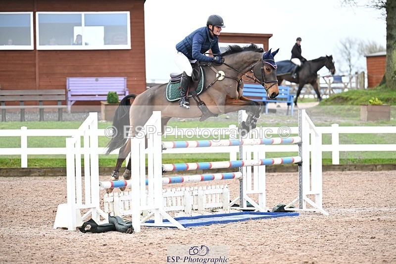251206-132958-01113 - Cls 13 Snr Foxhunter and 1.20m