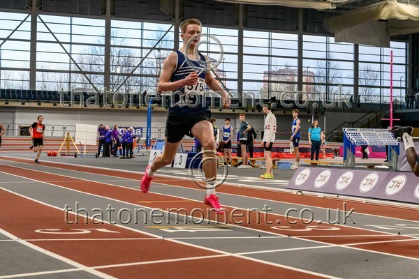 AgeInd25SAT-922570 - Track Male