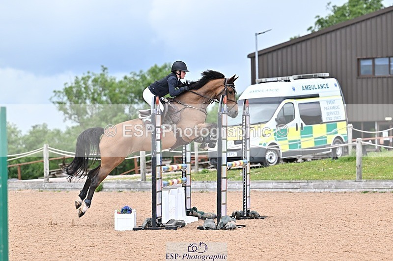 260610-121145-00378 - Cls 5 Snr Newcomers and 1.10m