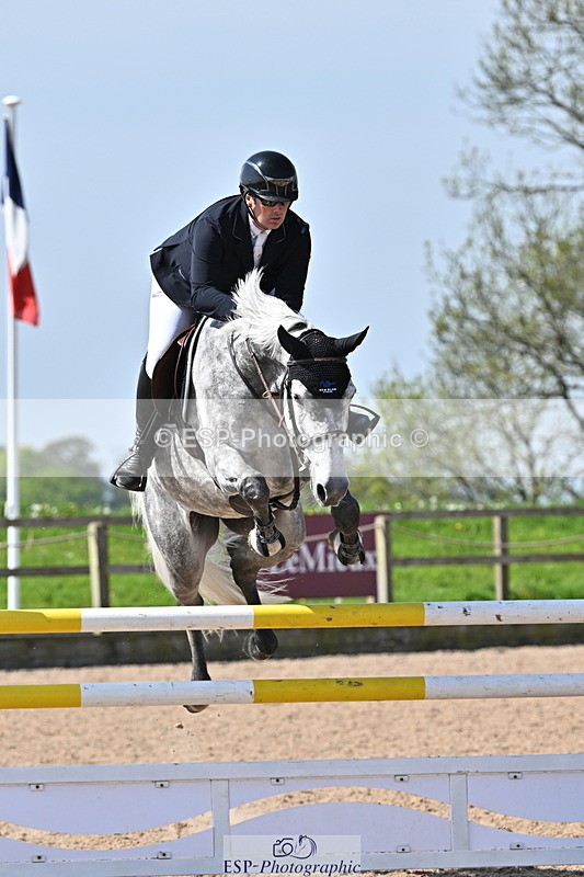 240509A-110509-01028 - Cls 9 Snr 1.20m Open