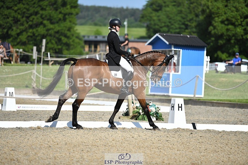 230525-093528-01626 - 306-JELSON-Lucy_Collecott-WEDTrotUp+DR