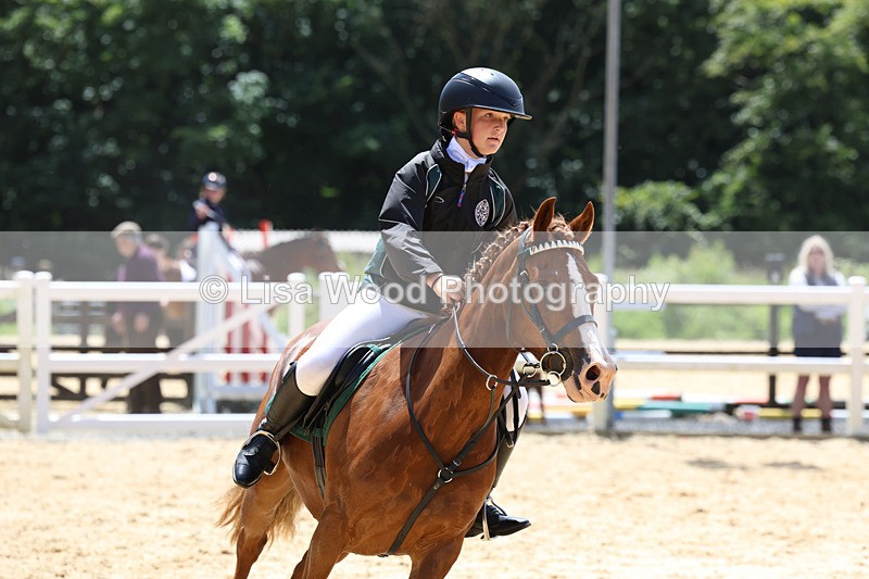 3E7A2405 - Class 4: 70 -75cm Part A