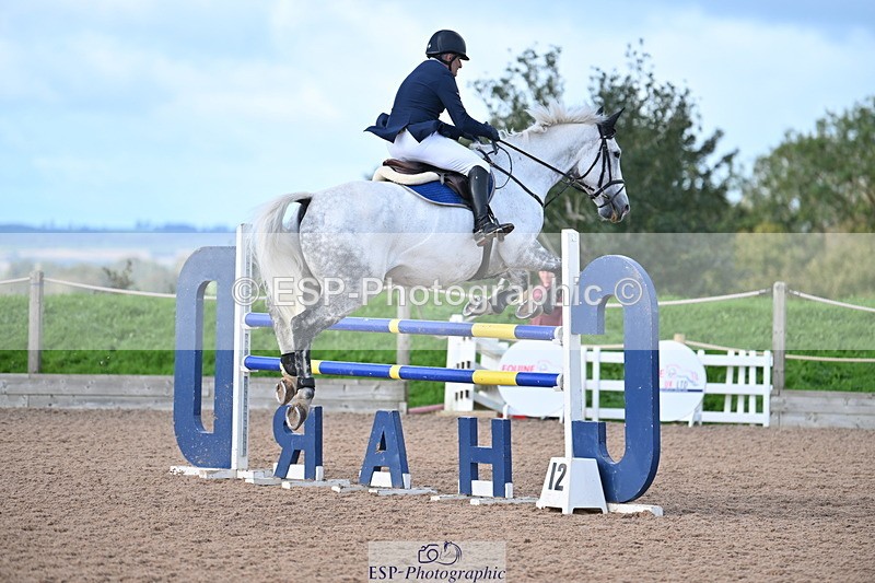 231014A-105050-04238 - Cls 18 Newcomers & 1.10m Open