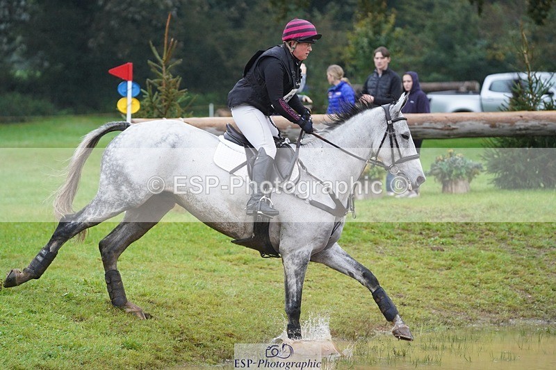 231021-102832-13792 - 630-ST.TROPEZ-Lizzie.Luxton-SC+XC