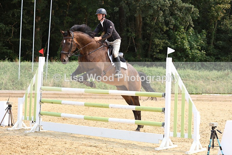 3E7A2590 - Class 8: Senior Newcomers/1.10m open