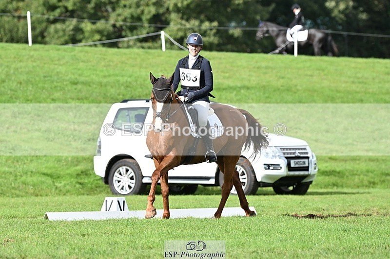 231020-141204-10843 - 663-GROOVY.GUY-Hannah.Watson-DR