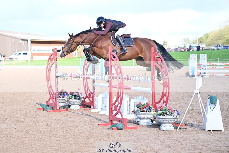 231014A-113002-04394 - Cls 18 Newcomers & 1.10m Open