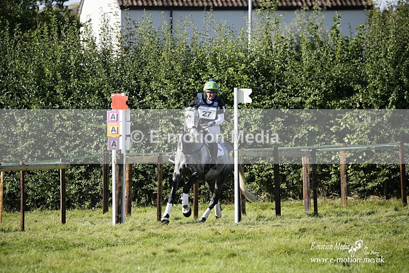  WWHT 031021 837 - WWEC Novice Restricted (0.80m) 18/10/20