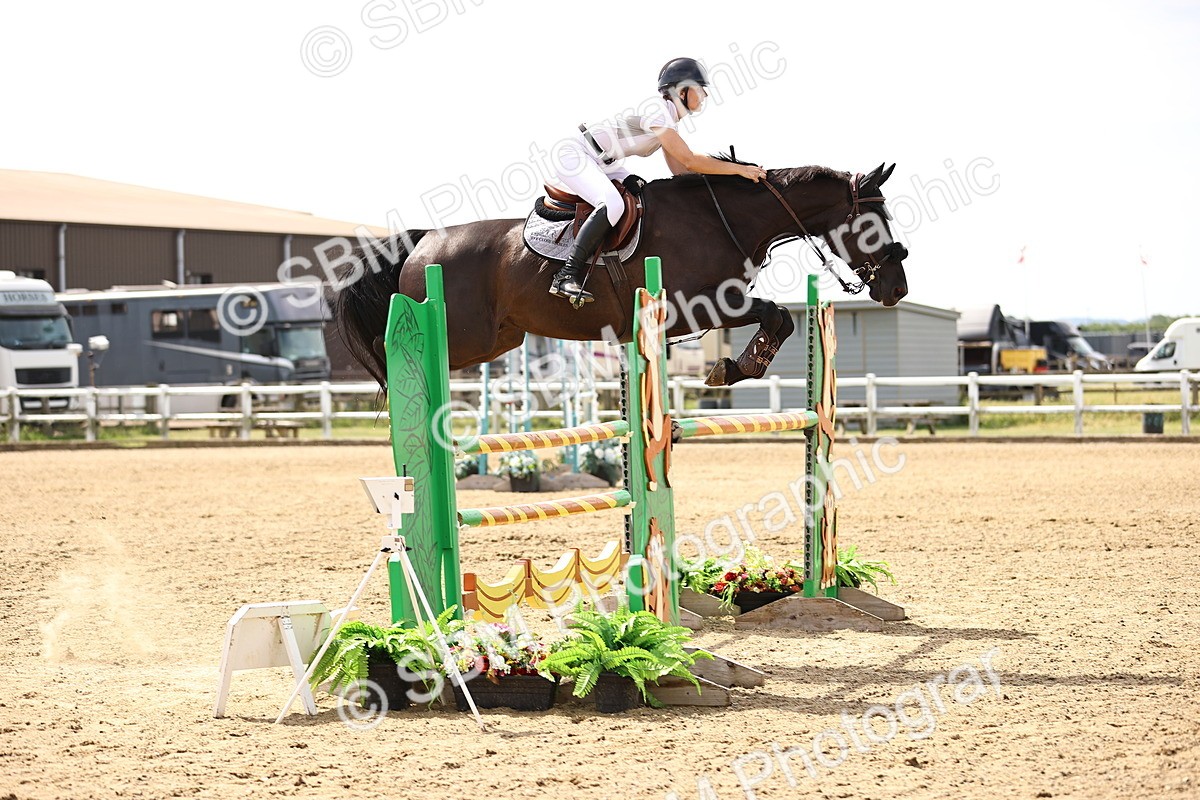 SBM_000485 - Class 15 - Redpost Equestian Senior Foxhunter - 1.20m