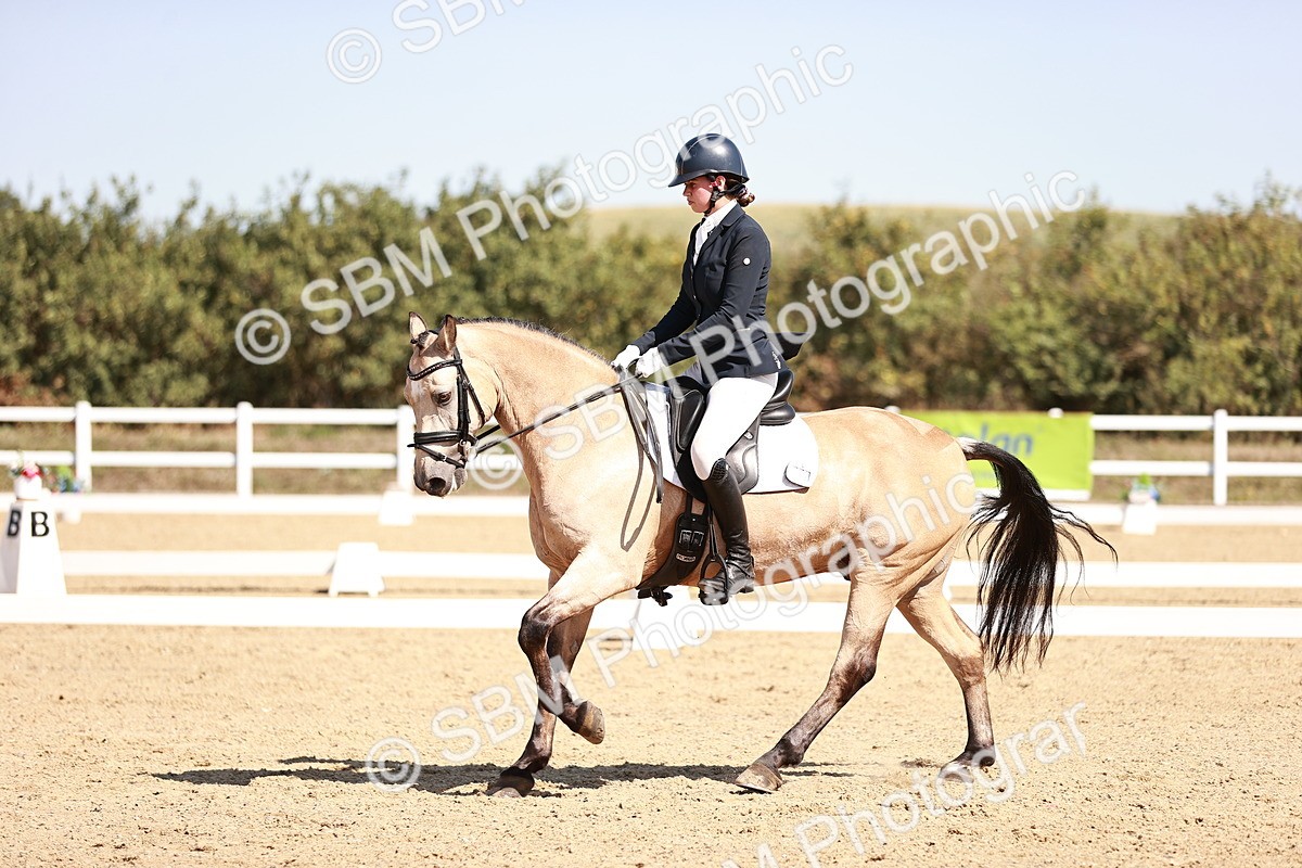 SBM_004631 - Class 12 - Novice 5 - 10.31-11.41