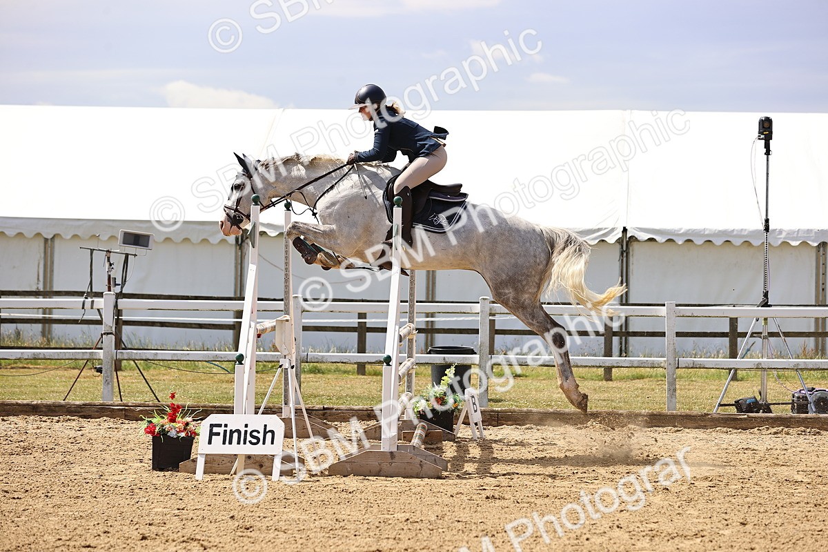 SBM_009843 - Class 8 - Senior Newcomers - 1.10  Open