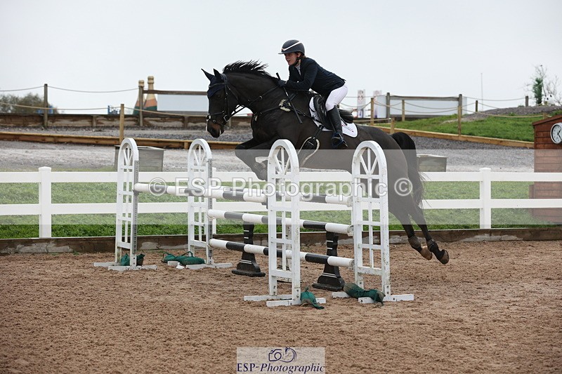 231112A-132236-04425 - Cls 20 Newcomers & 1.10m Open