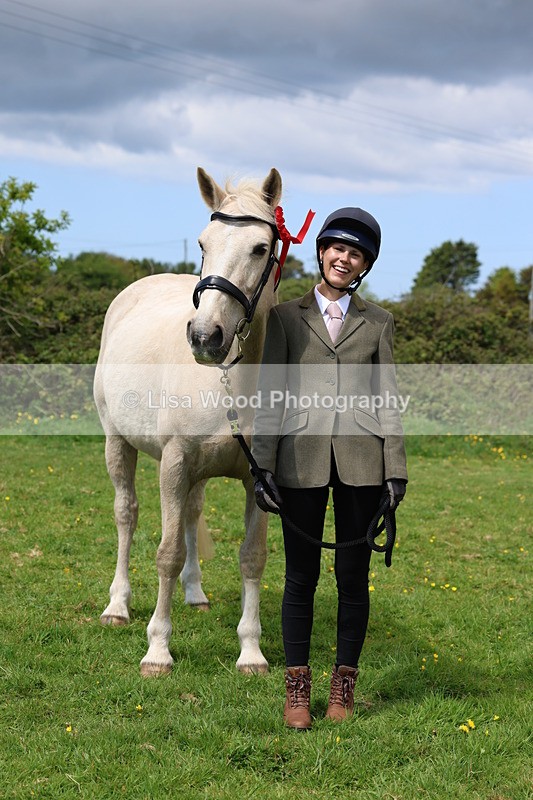 3E7A0409 - Class 19: Best Coloured in Hand