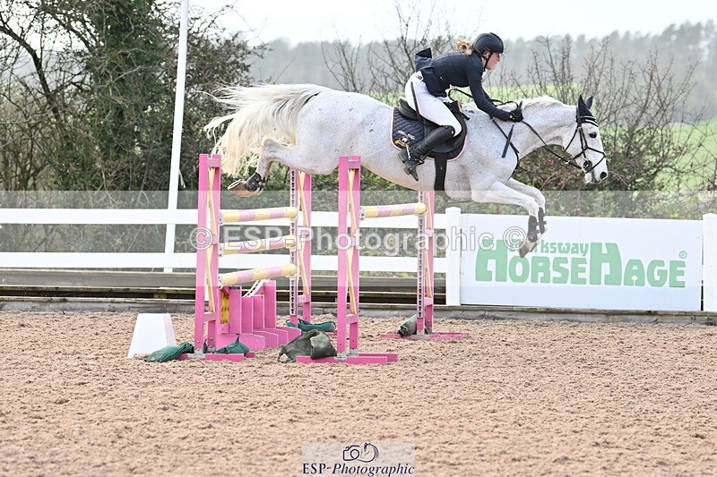 231209A-132520-01916 - Cls 13 Foxhunter & 1.20m Open