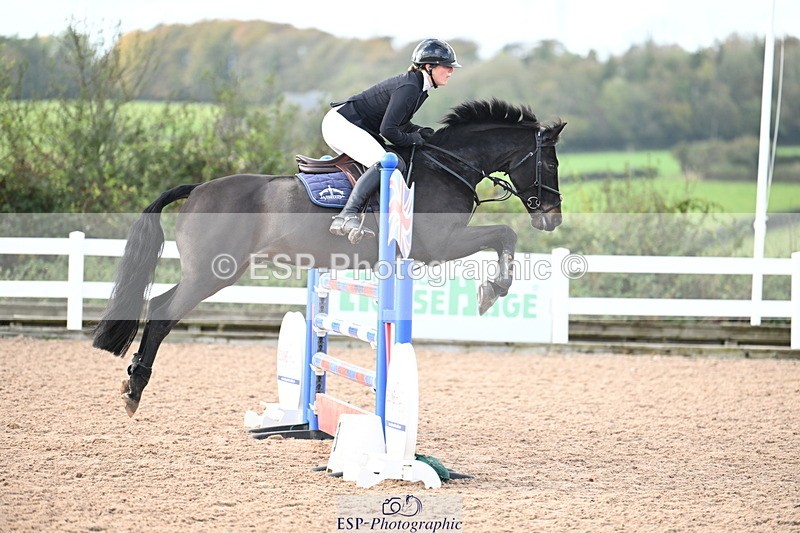 241023A-140550-00963 - Cls 4 Newcomers and 1.10m Open